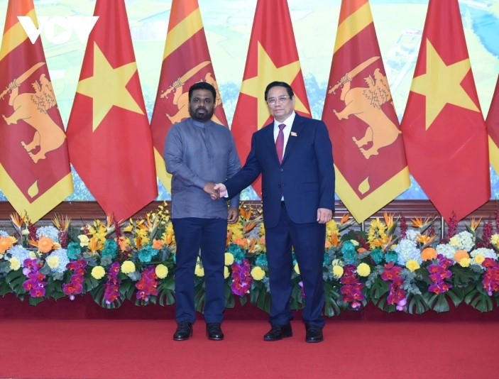 PM meets with Sri Lankan President in Hanoi